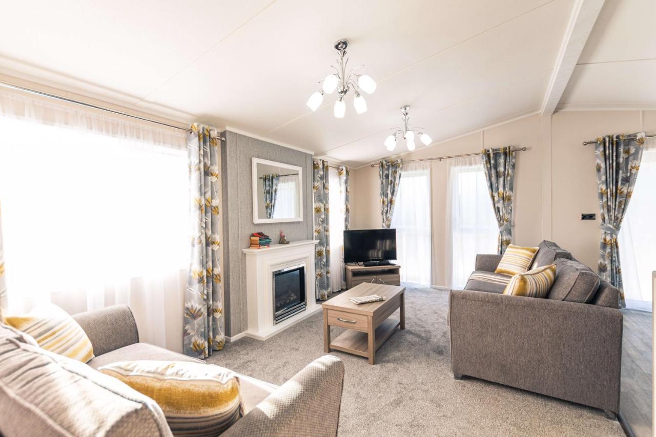 Audley Lodge With Hot Tub York Extérieur photo